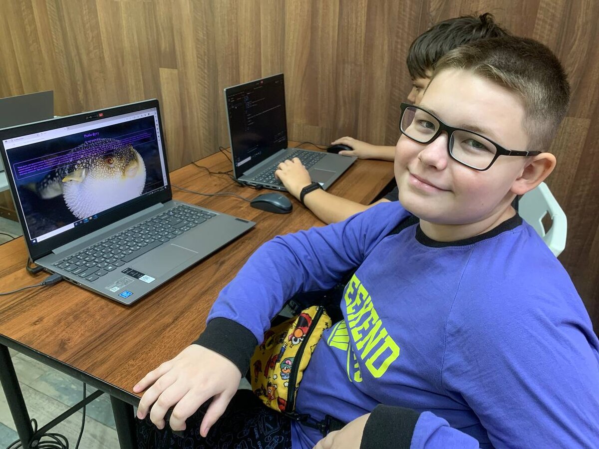 На занятиях программированием ребята знакомятся и обретают друзей