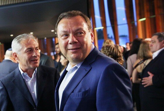    Член совета директоров Альфа-Банка, член совета директоров ABH Holdings S.A. Михаил Фридман (справа) во время торжественного приема в концертном зале «Барвиха Luxury Village», посвященного празднику Рош ха-Шана