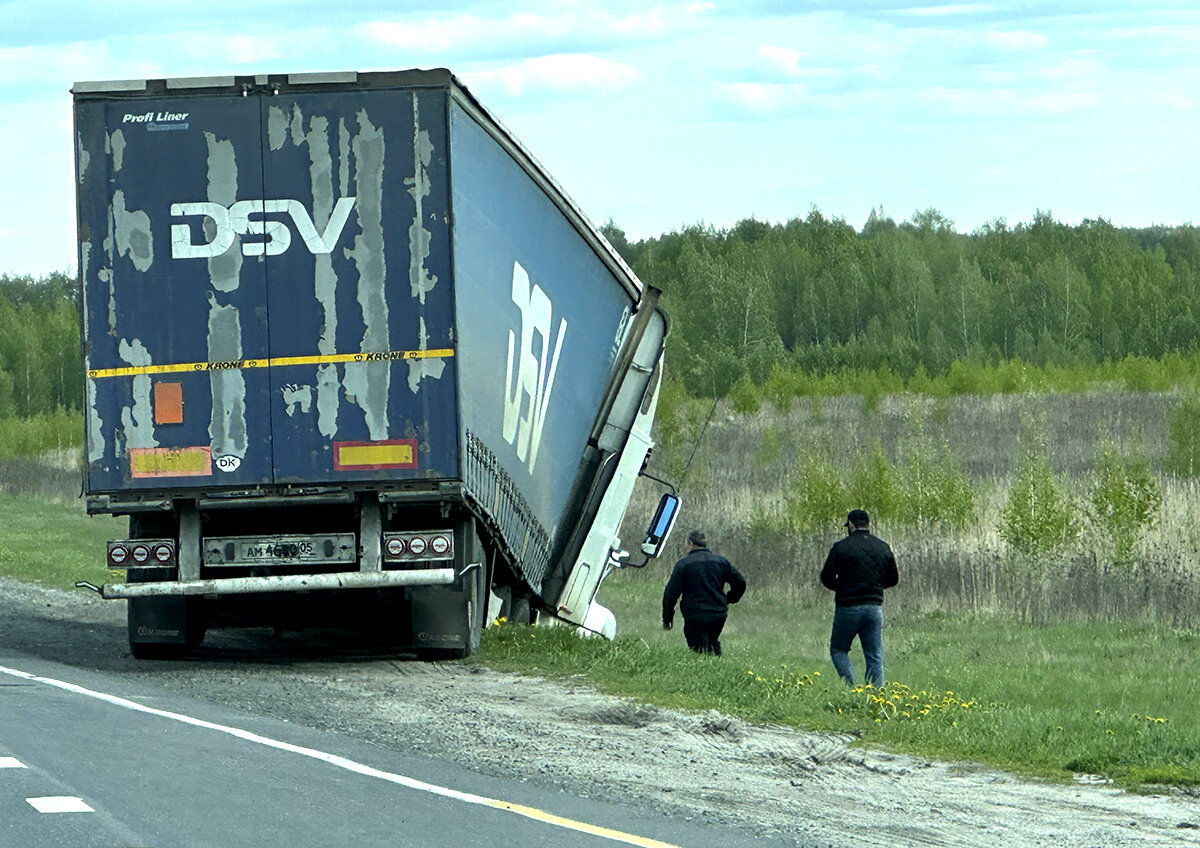    Что заставляет попадать в аварии «тяжеловесов»?