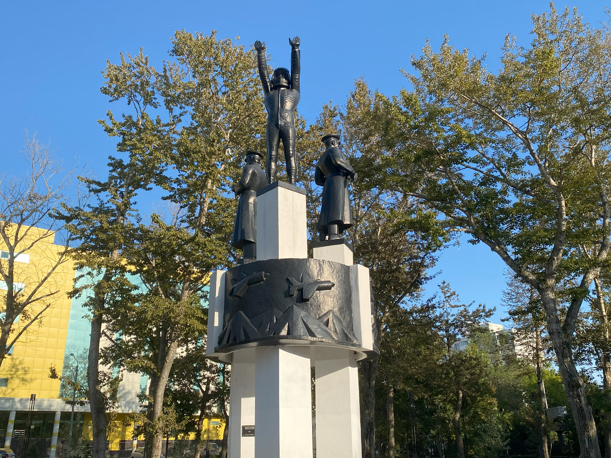 Фото автора: Памятник пограничникам в сквере Пограничников.