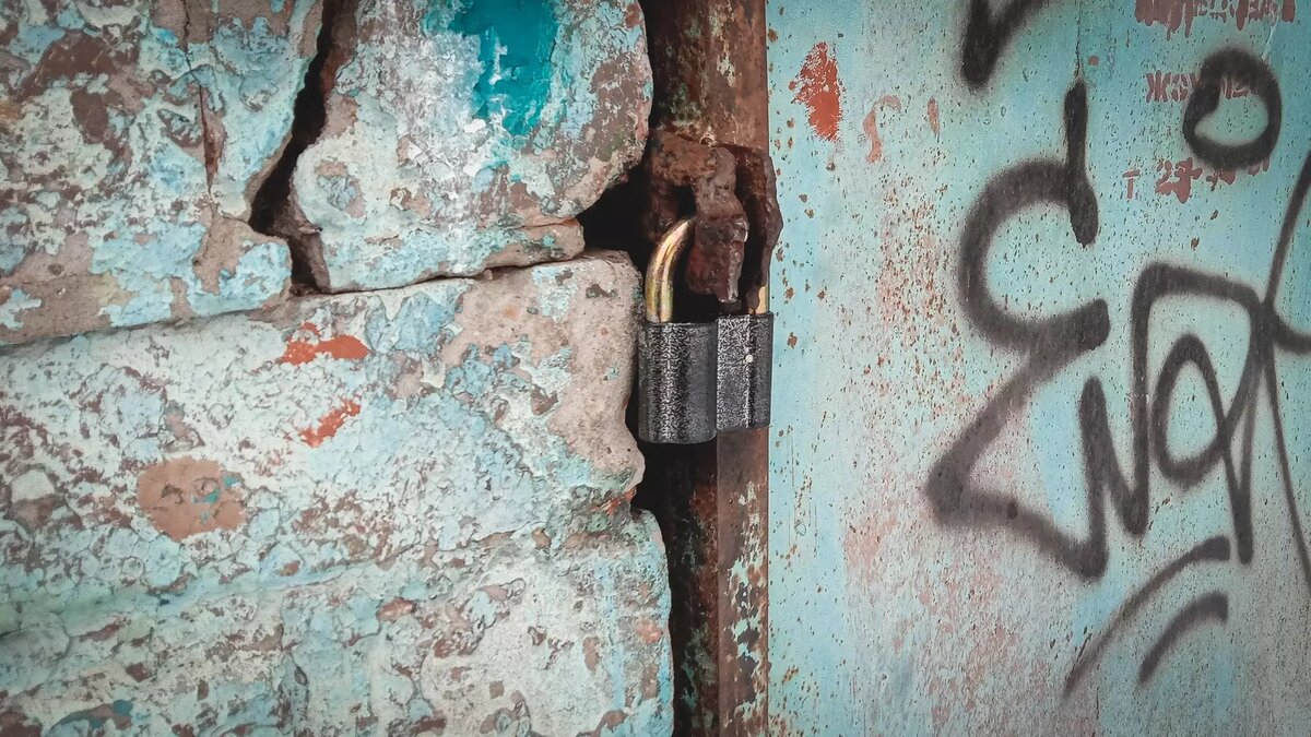     В Нижнекамске жители дома №2 по улице Тукая мучаются из-за затопления подвала после не завершившегося ремонта. С соответствующей жалобой в Inkazan обратились читатели.