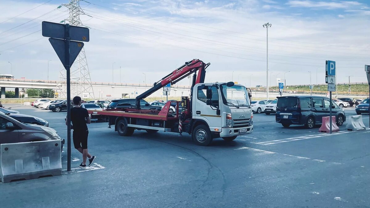     На М-4 «Дон» у Батайска из-за ДТП с участием фуры возникла трехкилометровая пробка в направлении Ростова, сведения появились в сервисе «Яндекс. Карты».