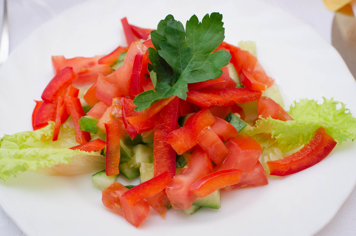 Самые вкусные салаты из сезонных овощей