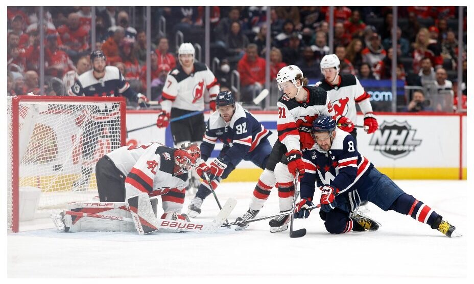    Александр Овечкин при любых обстоятельствах нацелен на ворота соперника. Фото: Reuters