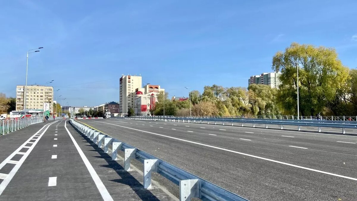     В Приволжском районе Казани скоро откроют движение для общественного транспорта по мосту на улице Назарбаева. Об этом сообщили в пресс-службе городской администрации.