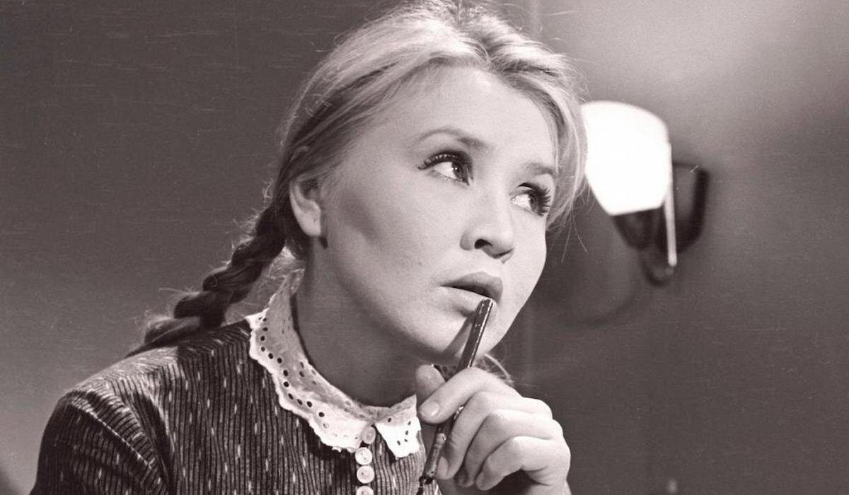 Екатерина Савинова, кадр из фильма "Приходите завтра"