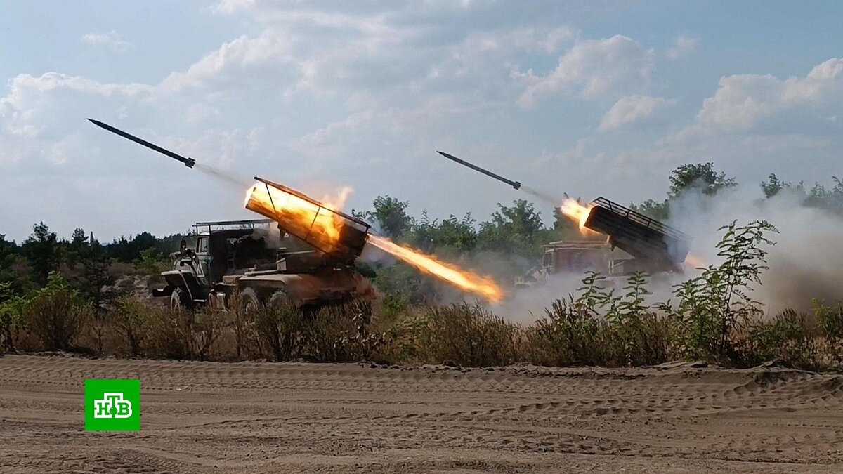    МО: российские военные с помощью тяжелых огнеметных систем отразили атаки ВСУ в ДНР