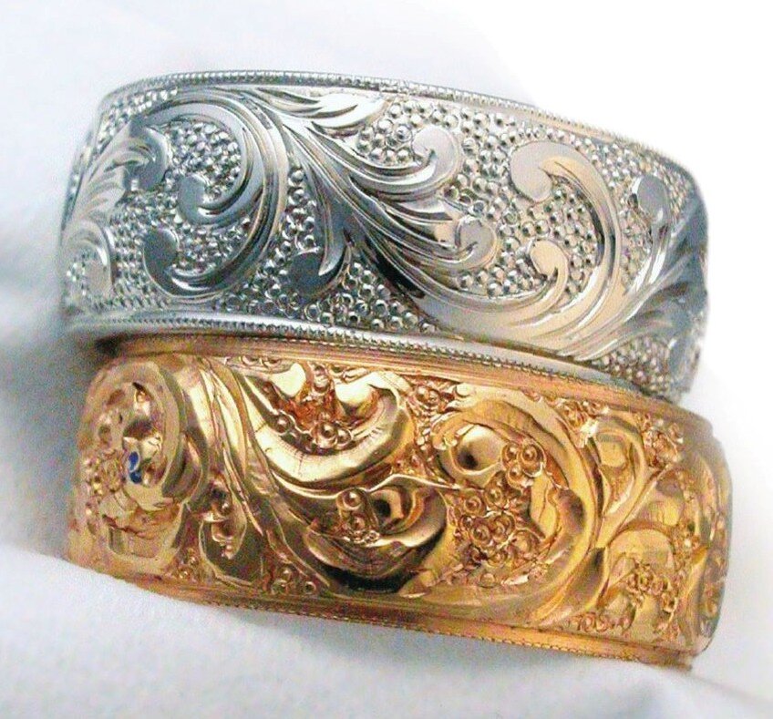 Верхнее кольцо иллюстрирует точную работу мастера-гравера.