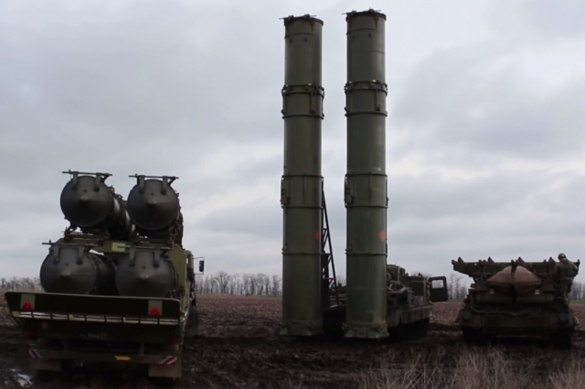    Российские силы ПВО уничтожили украинский беспилотник в Брянской области