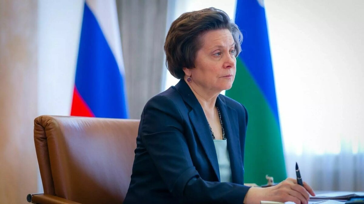     В шоу Павла Воли обсудили высказывание губернатора про дворцы для собак. Комик Илья Соболев спародировал Наталью Комарову и предложил ей заготовки будущих ответов гражданам.