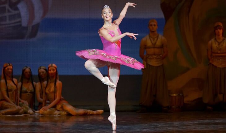 Была красивой сердцеедкой и талантливой балериной. Почему все так получилось у Насти Волочковой?