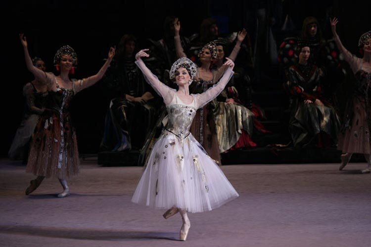 Была красивой сердцеедкой и талантливой балериной. Почему все так получилось у Насти Волочковой?