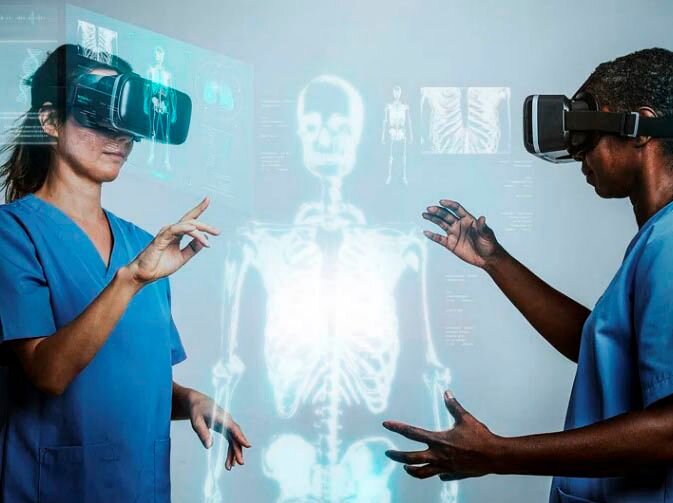 Использование виртуальной реальности для обучения медиков.