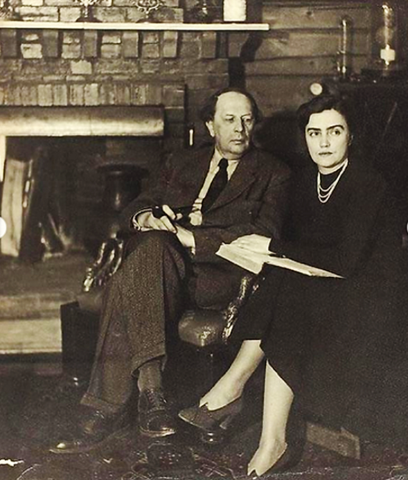 На илл.: А. Н. Толстой и Л.И. Толстая