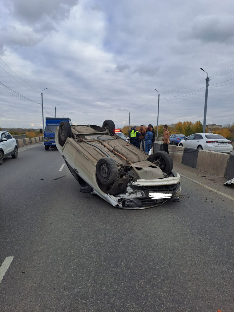    В результате ДТП опрокинулся один из автомобилей