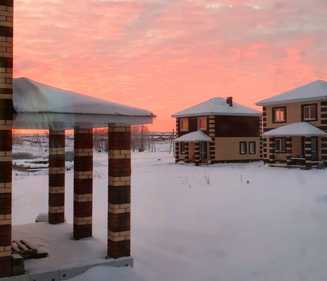 Хоть прошлая зима и не была особо холодной, но топить дом приходилось очень серьёзно