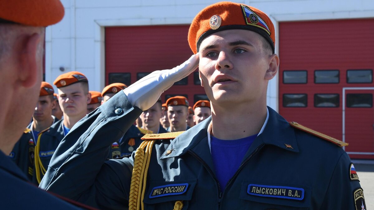    Действовал инстинктивно: курсант МЧС спас женщину от грабителя с ножом© РИА Новости | Виталий Аньков