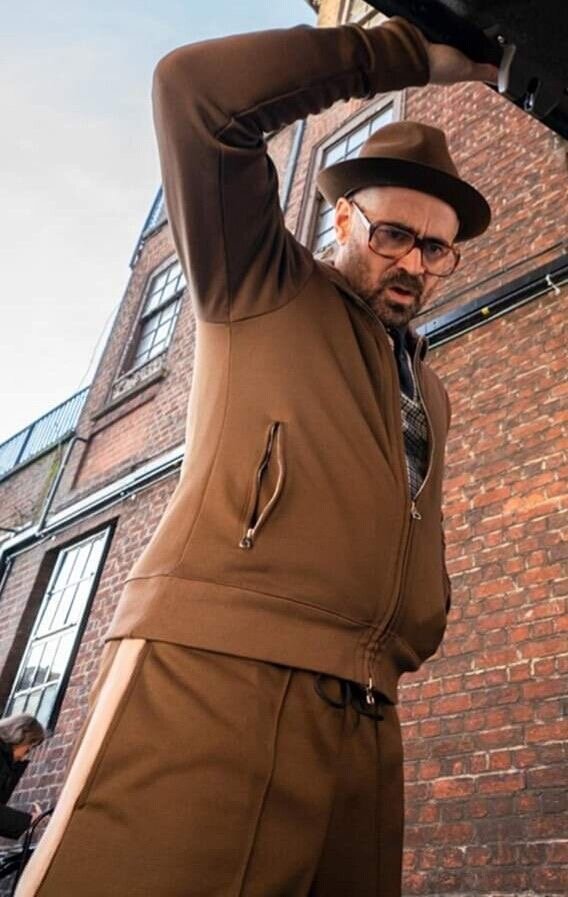 Как не завидовать Колину Фарреллу? То он становится одним из самых сексуальных мужчин, то попадает в список красивейших людей планеты. А мы предлагаем всё же обратить внимание на актёрские качества и пересмотреть дюжину фильмов, в которых Колин Фаррелл особенно хорош. 

«Белый танец» / Falling for a Dancer (1998) 12+ 
Роль в мини-сериале «Белый танец» для Колина Фаррелла была одной из первых. Тогда ему было 22 года, за плечами — не самый заметный дебют в картине «Исчезновение Финбара» (настолько незаметный, что актёра даже в титрах не указали) и ещё парочка небольших ролей в низкобюджетных фильмах. И вот его приглашают на съёмки в «Белом танце». С этого момента и началось его восхождение к званию одного из самых успешных ирландских актёров. 

«Разрыв» / Intermission (2003) 16+ 
В «Разрыве» Колин Фаррелл играет опытного вора Лейфа, который, несмотря на весь свой профессионализм, зарабатывает на жизнь мелкими ограблениями. Устав от такого положения дел, авантюрист решает сорвать куш и ограбить банк. Понятно, что для такого дела ему понадобится команда. Герой находит напарников — неудачливого водителя автобуса и его недалёкого приятеля. Надо ли говорить, что у них всё идёт не по плану? Колин Фаррелл за роль в этом фильме получил премию Ирландской академии кино и телевидения в номинации «Лучший актёр второго плана». 

«Залечь на дно в Брюгге» / In Bruges (2007) 18+ 
После съёмок в фильме Мартина Макдоны Колин Фаррелл ещё прочнее закрепил свои позиции в списке популярных и узнаваемых актёров, а жюри «Золотого глобуса» вручило ему премию, признав в нём лучшего актёра комедии образца 2008 года. Герой Фаррелла — киллер, который по ошибке на задании убивает мальчика. Босс велит ему вместе с напарником на время схорониться в Брюгге. И здесь у героев начинаются головокружительные приключения, из которых не так-то просто выбраться живыми. 

«Банши Инишерина» / The Banshees of Inisherin (2022) 18+ 
Дуэт Колина Фаррелла и Брендана Глисона мы без сомнений можем назвать одним из любимых у Мартина Макдоны. Актёры снова пересекаются в новом фильме мастера драматургии, но на этот раз не в роли незадачливых бандитов, а в образе двух закадычных друзей. Однако один из них в одночасье решает разорвать отношения со своим приятелем по неизвестным причинам. Герой Глисона заявляет, что если навязчивый Подрик продолжит ему досаждать, то он будет отрезать себе по одному пальцу. За роль в фильме «Банши Инишерина» Фаррелл получил сразу три награды — «Кубок Вольпи», «Золотой глобус» за лучшую мужскую роль и «Золотую малину» за «восстановление репутации». 

«Лобстер» / The Lobster (2018) 18+ 
Ещё один «Золотой глобус» как лучший актёр в мюзикле или комедии Колин Фаррелл получил за роль в фильме «Лобстер» Йоргоса Лантимоса. Здесь мы видим актёра в роли мужчины, которого бросила жена. В мире, в котором живёт герой, одиночек отправляют в «исправительный отель», где они за 45 дней должны найти себе пару. Если этого не случится, несчастных превращают в животных. Однако нахождение в этом отеле тоже не предвещает ничего хорошего для героя Фаррелла. 

«Убийство священного оленя» / The Killing of a Sacred Deer (2017) 18+ 
Одним только «Лобстером» сотрудничество Йоргоса Лантимоса и Колина Фаррелла не закончилось. Греческий режиссёр позвал ирландского актёра на роль кардиохирурга в «Убийстве священного оленя». Однажды пациент умер на его операционном столе, а спустя несколько лет доктор знакомится с сыном погибшего. Заглаживая вину, врач знакомит подростка со своей семьёй и делает ему подарки, но вскоре это заходит слишком далеко. 

«Джентльмены» / The Gentlemen (2019) 18+ 
Весной 2018 года стало известно, что Гай Ричи возвращается к истокам и готовится снять фильм в духе «Карты, деньги, два ствола» и «Большой куш». При этом Ричи прекрасно известен своим подходом к выбору актёров. Персонажи его картин — будь то Борис Бритва, Микки О’Нил или вся четвёрка из «Карты, деньги…» — навечно врезаются в память. «Джентльмены» не стали исключением. Колину Фарреллу здесь досталась роль тренера по боксу с кошмарным акцентом. В фильме ему уготована несколько комичная и даже второстепенная роль, но в итоге он становится любимцем зрителей. 

«Северные воды» / The North Water (2021) 18+ 
Если вы не сразу узнаете Колина Фаррелла в «Северных водах», знайте, вы не одиноки. Мы тоже не сразу разглядели одного из красивейших людей планеты в бородатом и звероподобном гарпунщике Генри Драксе. И даже в этом образе Фаррелл неотразим. Внимание сериал приковывает не только правдоподобными сценами жизни китобоев и дикими пейзажами, но и не менее «диким» и талантливым актёрским составом. 

«13 жизней» / Thirteen Lives (2022) 16+ 
Летом 2018 года весь мир следил за спасением подростковой футбольной команды, которая затерялась в пещерах Таиланда. Обнаружили пропавших два британских дайвера, одного из которых — Джо Волантена — в фильме «13 жизней» сыграл Колин Фаррелл. Картина Рона Ховарда детально рассказывает, как проходила эта спасательная операция. 

«Телефонная будка» / Phone Booth 16+ 
Стюарт Шепард, которого играет Колин Фаррелл в фильме Джоэла Шумахера, — не самый приятный человек. Он самовлюблённый, циничный и, кажется, совсем ничего не слышал о морали. Однажды втайне от жены он звонит из таксофона начинающей актрисе и говорит, что хочет устроить ей кинопробы, пытаясь на самом деле её соблазнить. Но стоит Стюарту завершить разговор, как ему звонит незнакомец и угрожает пристрелить его из снайперской винтовки, если только Стюарт выйдет из телефонной будки. Снайпер требует от Шепарда признания во всех его грехах. И это было бы ещё не так сложно, если бы к телефонной будке не стали стекаться сутенёры, полицейские и журналисты. 

«Полиция Майами. Отдел нравов» / Miami Vice (2006) 16+ 
У боевиков есть одна проблема — их аудитория не такая широкая, как хотелось бы съёмочной бригаде. Поэтому приходится идти на уловки и ухищрения. В случае с «Полицией Майами. Отдел нравов» такой хитростью стал Колин Фаррелл. Как бы скучно ни было девушкам смотреть фильм, они безотрывно смотрят на экран, когда в кадре появляется Фаррелл в роли бесконечно влюблённого в девушку криминального авторитета полицейского. 

«Роковое искушение» / The Beguiled (2017) 18+ 
В глухом лесу Вирджинии стоит пансион для девушек, о существовании которого мало кто догадывается. Но однажды в надёжно скрытом от посторонних глаз учреждении оказывается молодой человек — раненый участник Гражданской войны. На него случайно натыкается в лесу одна из воспитанниц пансиона. Кажется, солдат нашёл спасение, сейчас его вылечат и поставят на ноги. Однако девушки из пансиона оказываются не так просты. Возможно, они даже опаснее, чем его противники на поле боя.