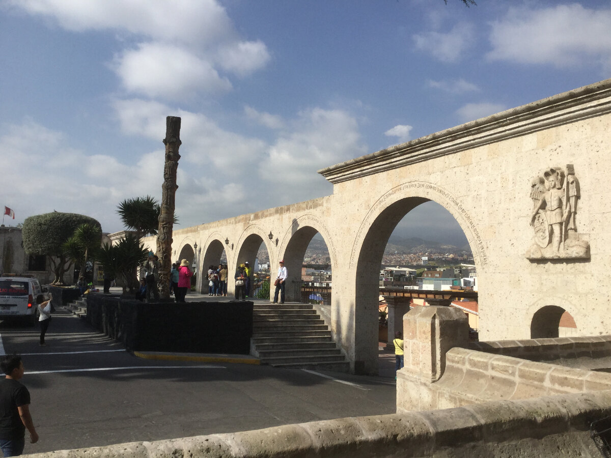 Где-то в Арекипе. Фото моё. 2017 год.