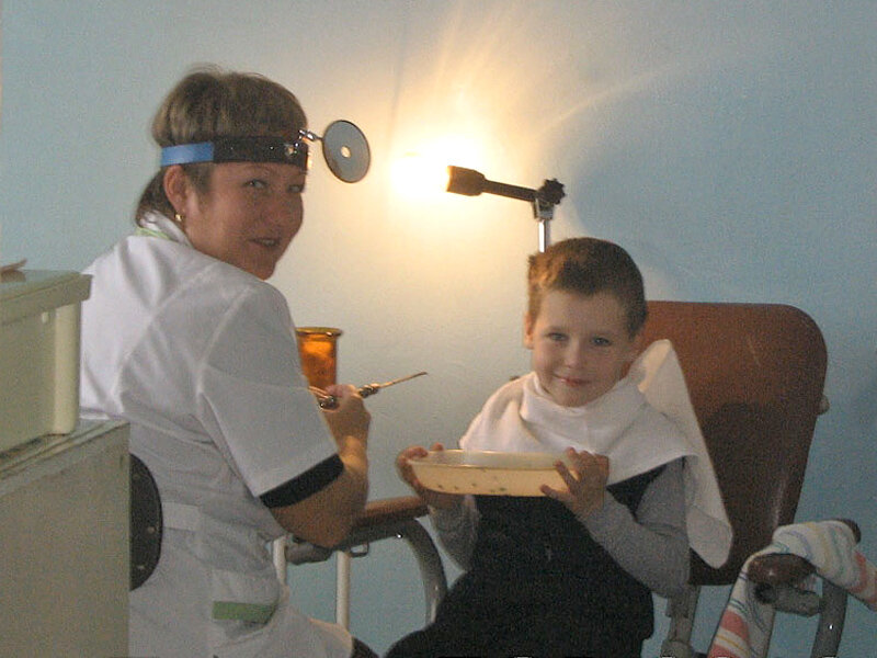 Выглядело это примерно так. И вот такого кресла в кабинете у меня не было. Был просто стул. Фото из открытых источников