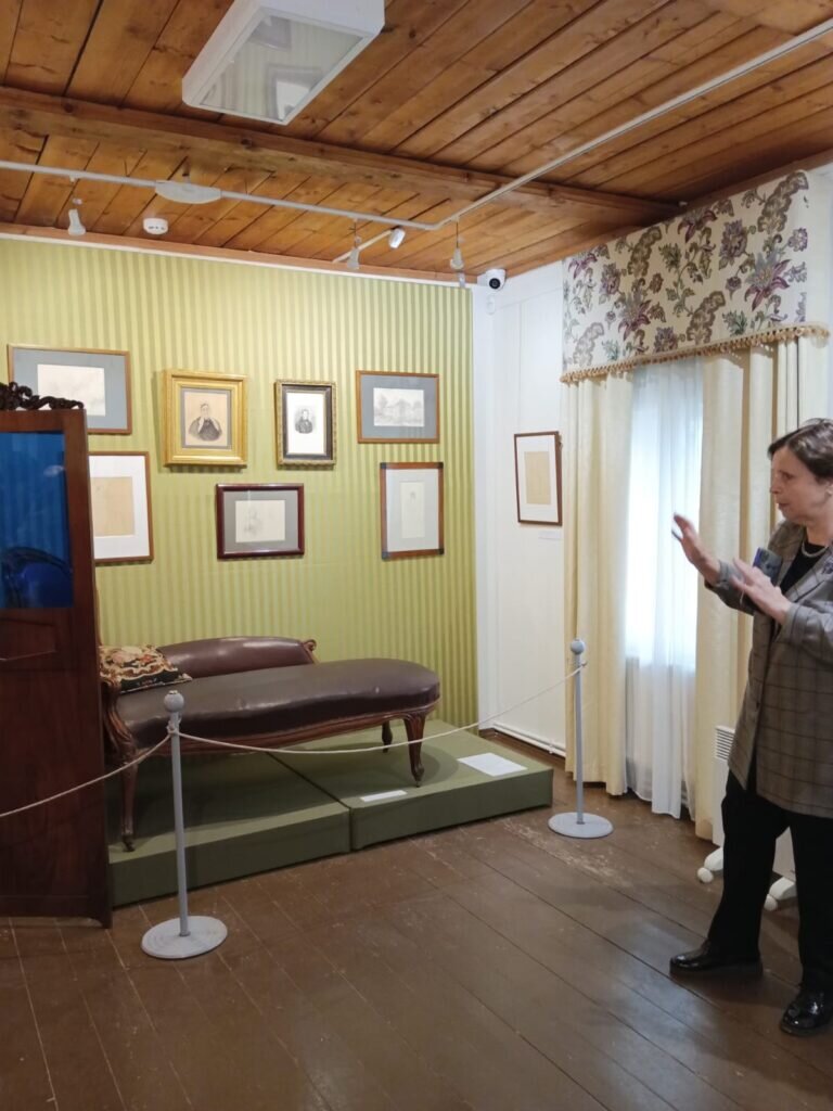 Листайте вправо, чтобы увидеть больше изображений