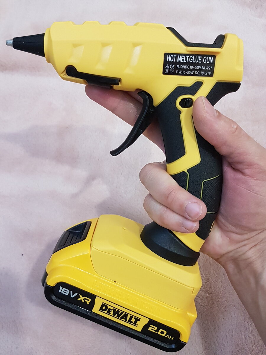 Клеевой пистолет аккумуляторный DeWalt, Milwaukee, Makita 18v/20v (мой  обзор и отзыв спустя год работы) | папо Максо - жизнь это игра !!! | Дзен