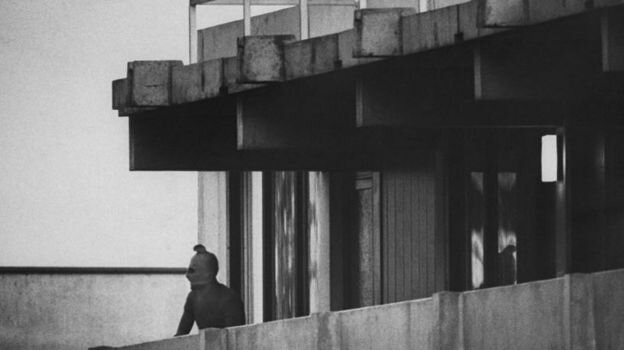 5 сентября 1972 года. Мюнхен. Террорист на балконе дома с заложниками.