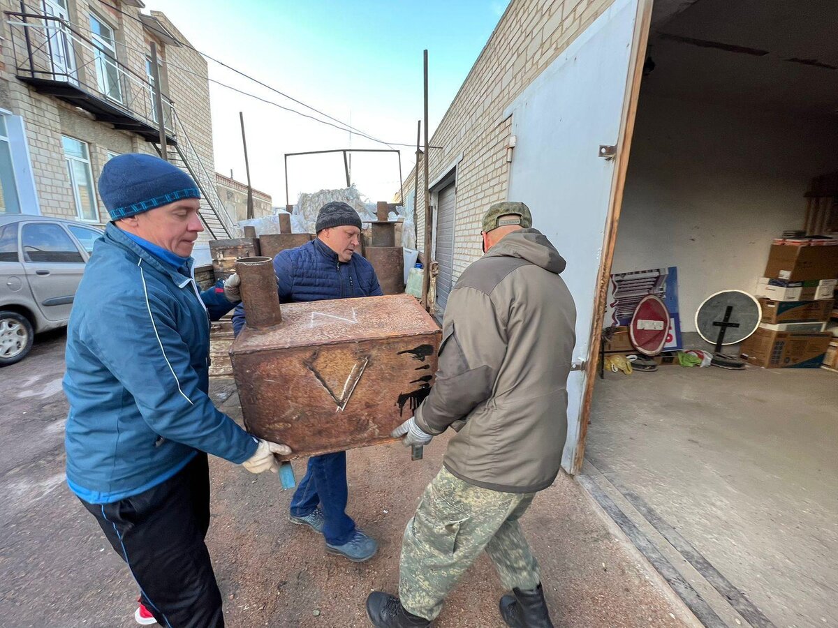    Оренбуржцы изготавливают печи-буржуйки и блиндажные свечи для бойцов СВО Кристина Просвиркина