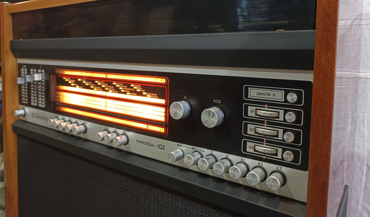 Радиола Мелодия 102 - транзисторная преемница Ригонды | RADIOLA | Дзен