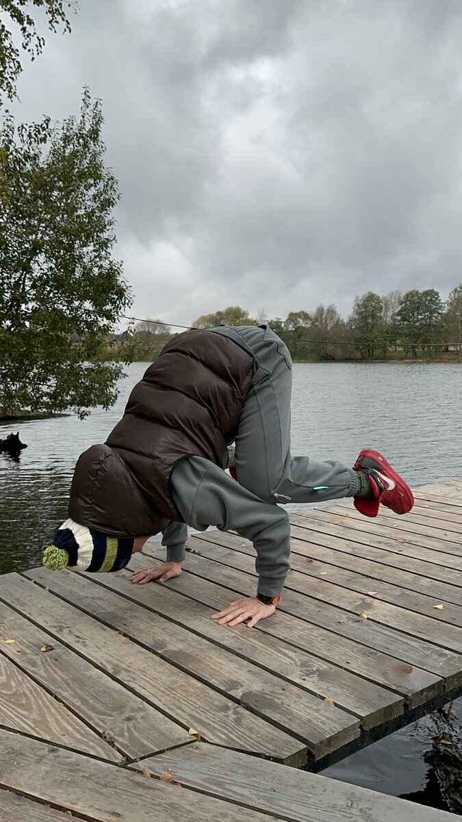 Даже на отдыхе потянуться утром - моя привычка. Локация - отель МОХ в Подмосковье 