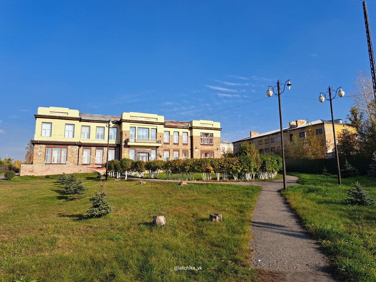 Листайте карусель