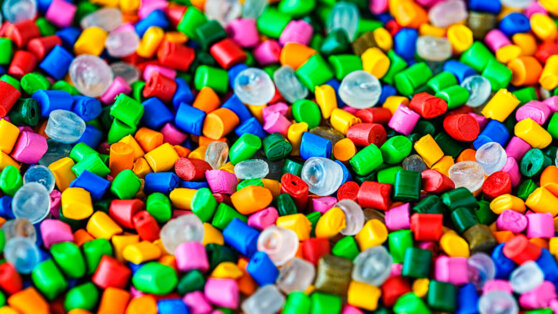    СМИ: в Польше пожаловались на большой поток дешевого пластика из России Анастасия Романова