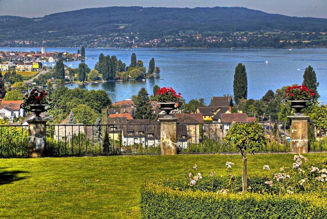 Кройцлинген (Kreuzlingen). Вид на Боденское озеро.