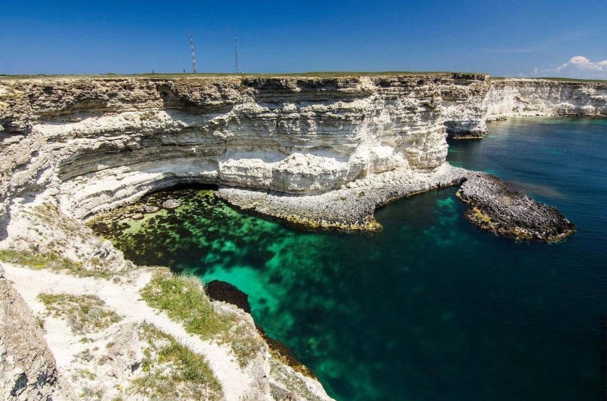 Необычные места в крыму. Мыс Тарханкут Крым. Крым мыс Тарханкут чаша любви. Мыс Тарханкут Оленевка. Мыс Тарханкут Оленевка чаша любви.