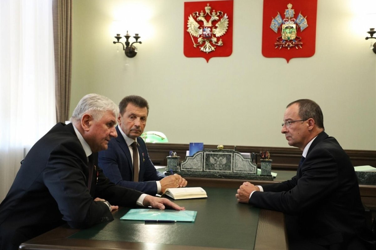    Бурлачко встретился с председателем краевой организации «Герои Отечества»