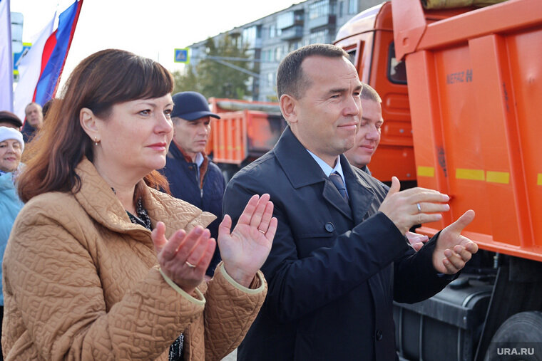    Губернатор Шумков призвал в первую очередь благодарить людей, которые создают такие объекты своими руками