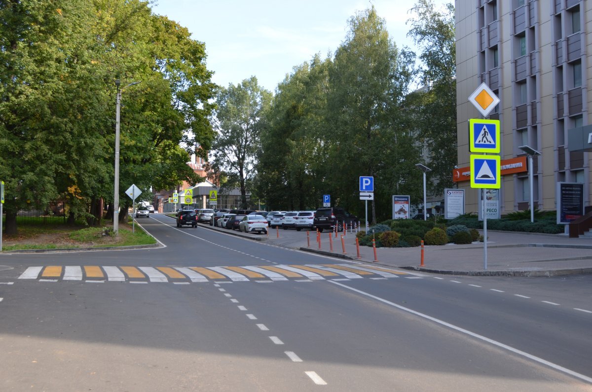    Улицу Твардовского продолжают ремонтировать в городе Смоленске