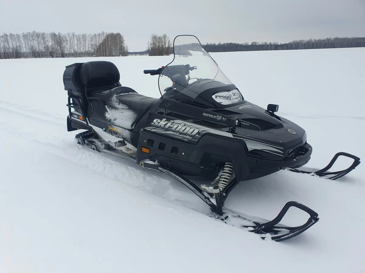 Вечно молодой, вечно пьяный. Источник фото - https://auto.ru/snowmobile/used/sale/brp/ski_doo_expedition_1000/4331663-6bd5c41c/