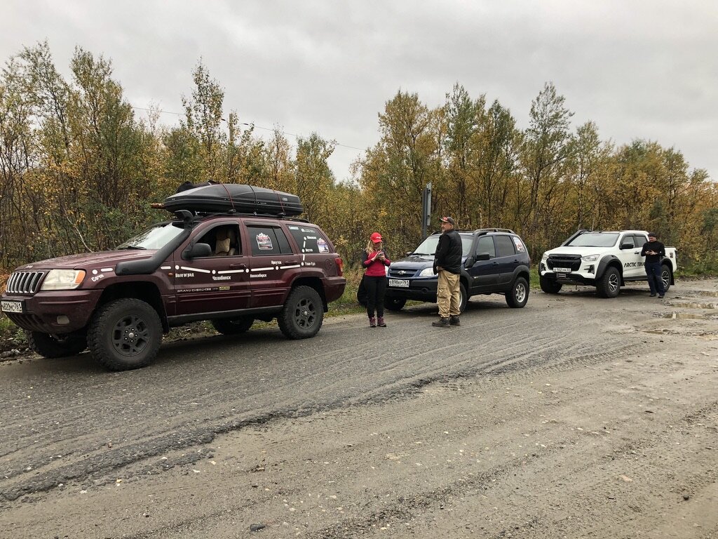 Наша команда из 3х машин