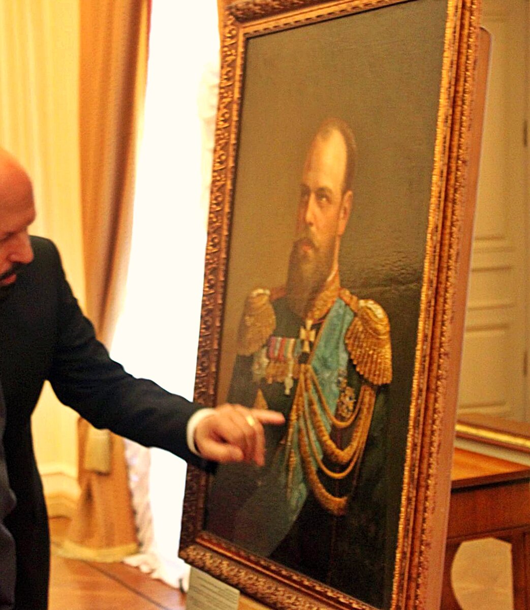 Передача портрета Александра III музею Вологды