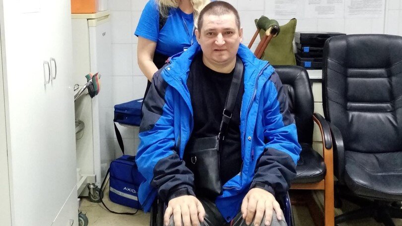    Для сложной операции на ногах в Сургут доставили жителя Макеевки