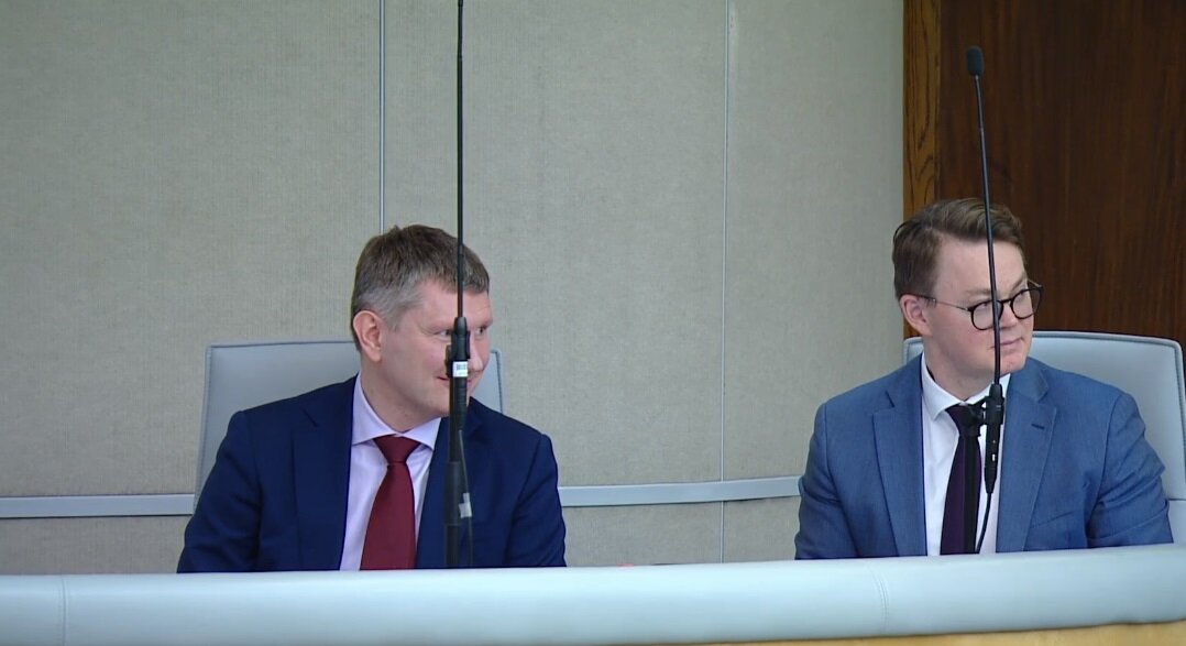 предложение Володина развеселило Решетникова и его зама, фото - скриншот трансляции