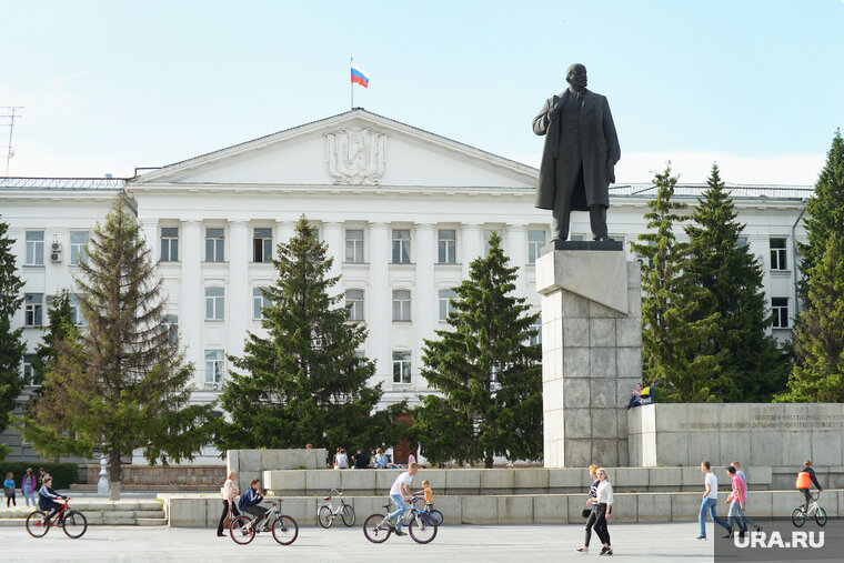    На госзакупку качелей откликнулись четыре бизнесмена