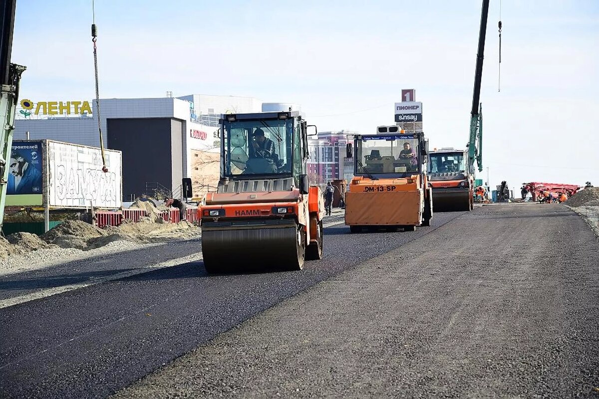 В Барнауле на мосту у Нового рынка начали укладывать асфальт | ТОЛК | Дзен