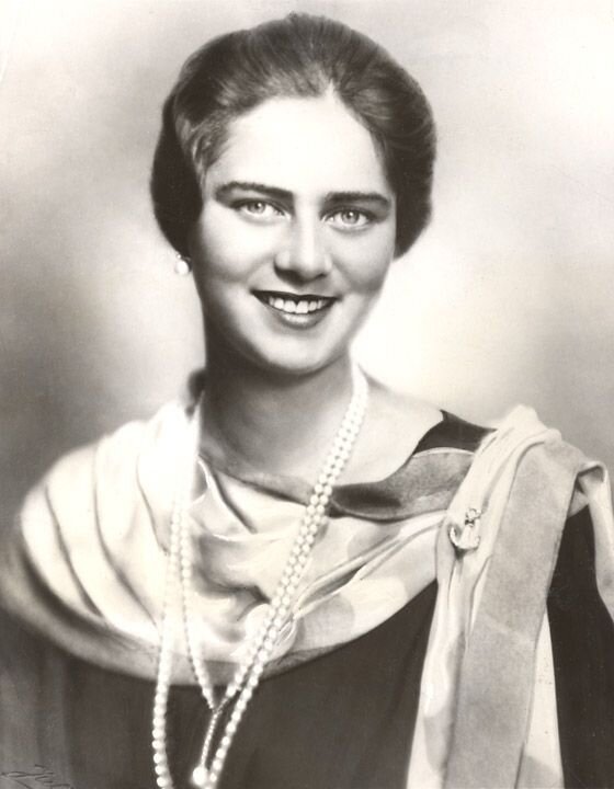 Илеана румынская. Илеану румынскую. Илеану румынскую. Илеану румынскую. Илеана румынская.