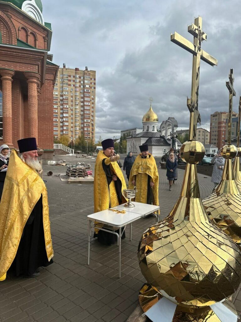    В Оренбурге освятили кресты Храма Пимена Угрешского Кристина Просвиркина