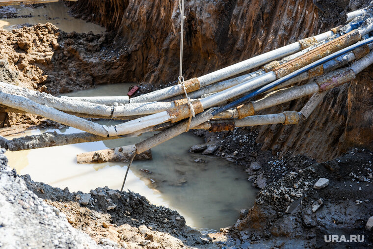    Причиной подтопления кипятком стал прорыв труб МУП (архивный снимок)