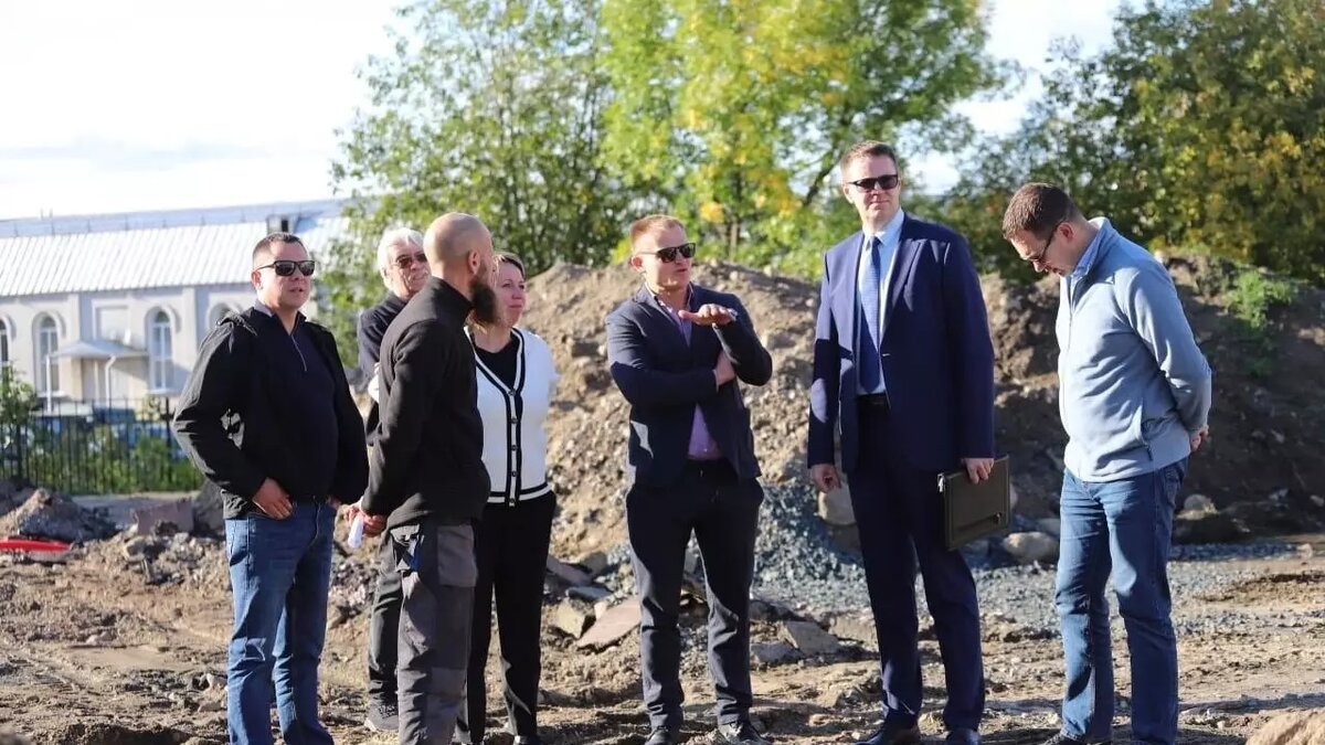     Председатель «Единой России» Дмитрий Медведев, секретарь генсовета ЕР Андрей Турчак, а также координаторы направлений народной программы партии и министры на заседании программной комиссии обсудили промежуточные итоги выполнения народной программы ЕР и финансирование ее блоков в проекте бюджета.