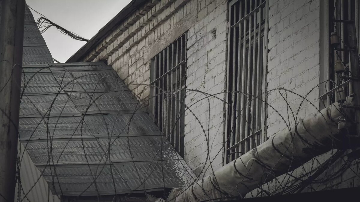     На скамье подсудимых оказались организатор банды из Пятигорска и его подельники, занимавшиеся сбытом сильнодействующих веществ, сообщает СКР.