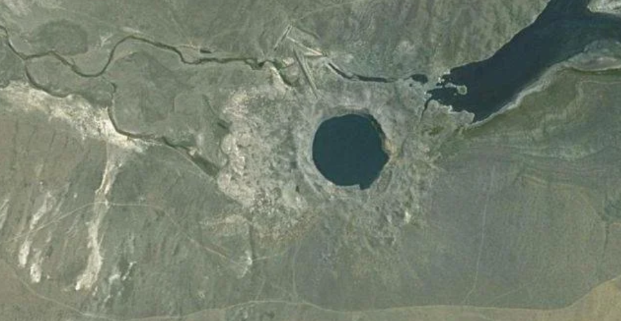 Мирный ядерный взрыв. Чаган кратер. Проект Чаган 1965. Семипалатинский полигон кратеры. Озеро Чаган ядерный взрыв.